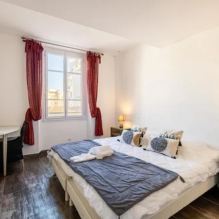 Ref 1994 - Croisette - 5 Mins To The Palais 戛纳