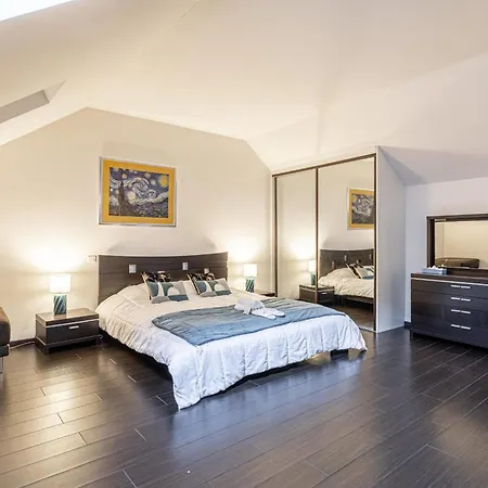 Ref 1994 - Croisette - 5 Mins To The Palais * 戛纳