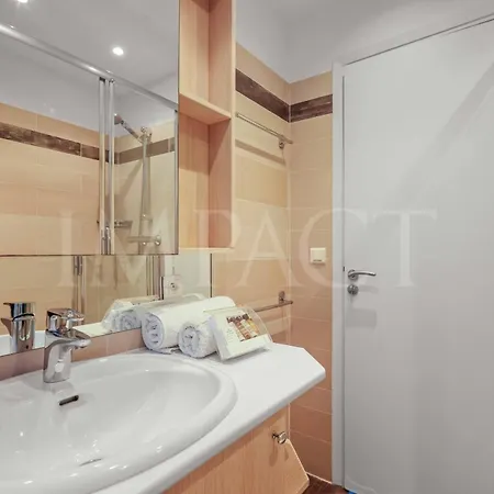 Ref 1994 - Croisette - 5 Mins To The Palais * Cannes