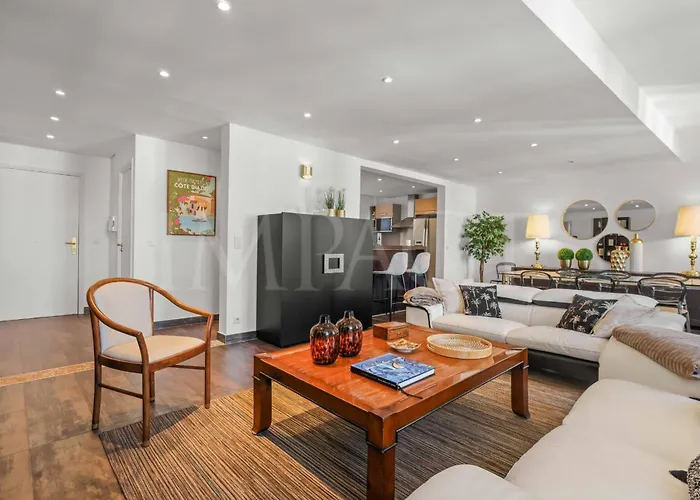 Ref 1994 - Croisette - 5 Mins To The Palais * Cannes