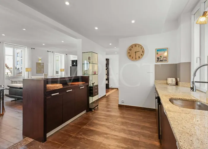 Ref 1994 - Croisette - 5 Mins To The Palais Daire