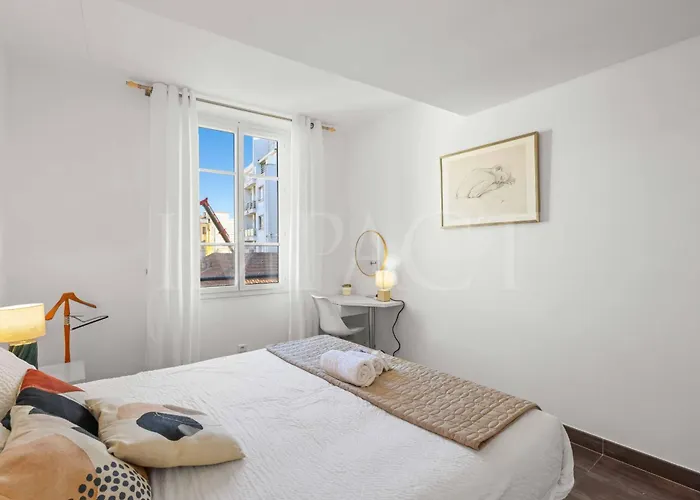 Daire Ref 1994 - Croisette - 5 Mins To The Palais Cannes