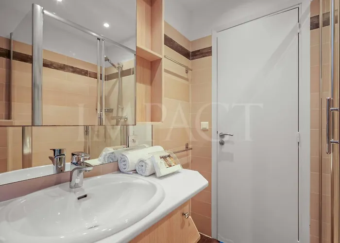 Ref 1994 - Croisette - 5 Mins To The Palais * Cannes